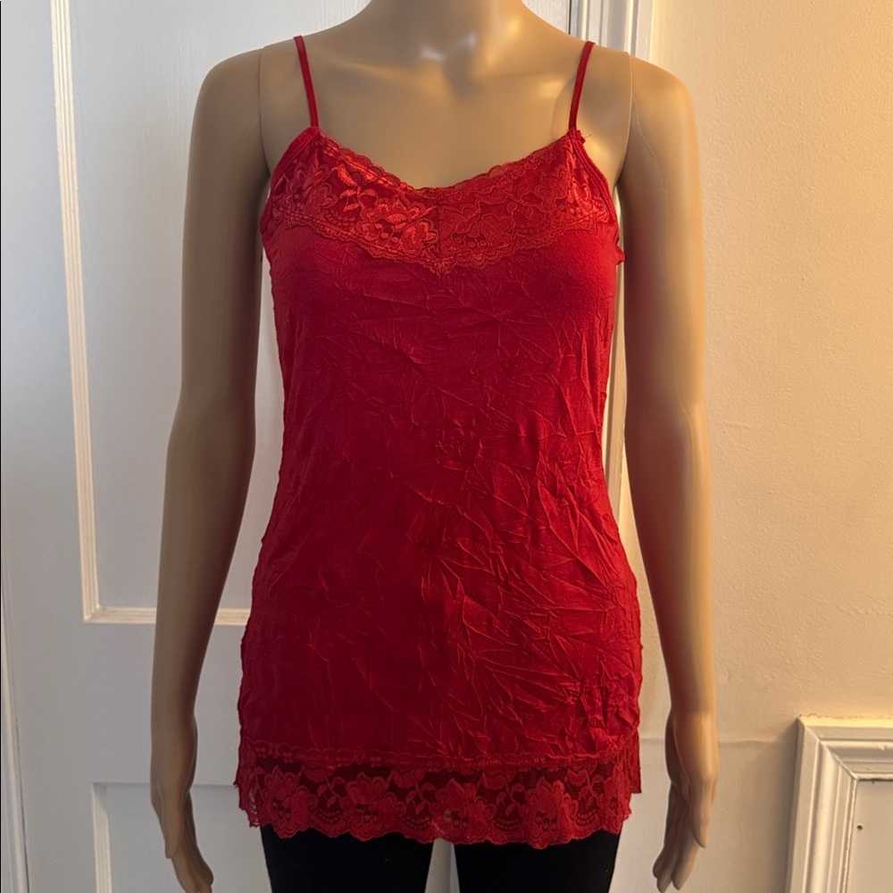 NWOT Wrinkle Tank With Lace Detail